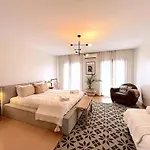 Boutique W Sea View And Private Rooftop Terace *