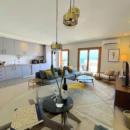 Boutique W Sea View And Private Rooftop Terace